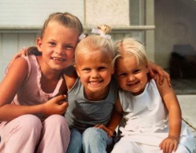 Childhood picture of Jacky de Boer with her sisters.